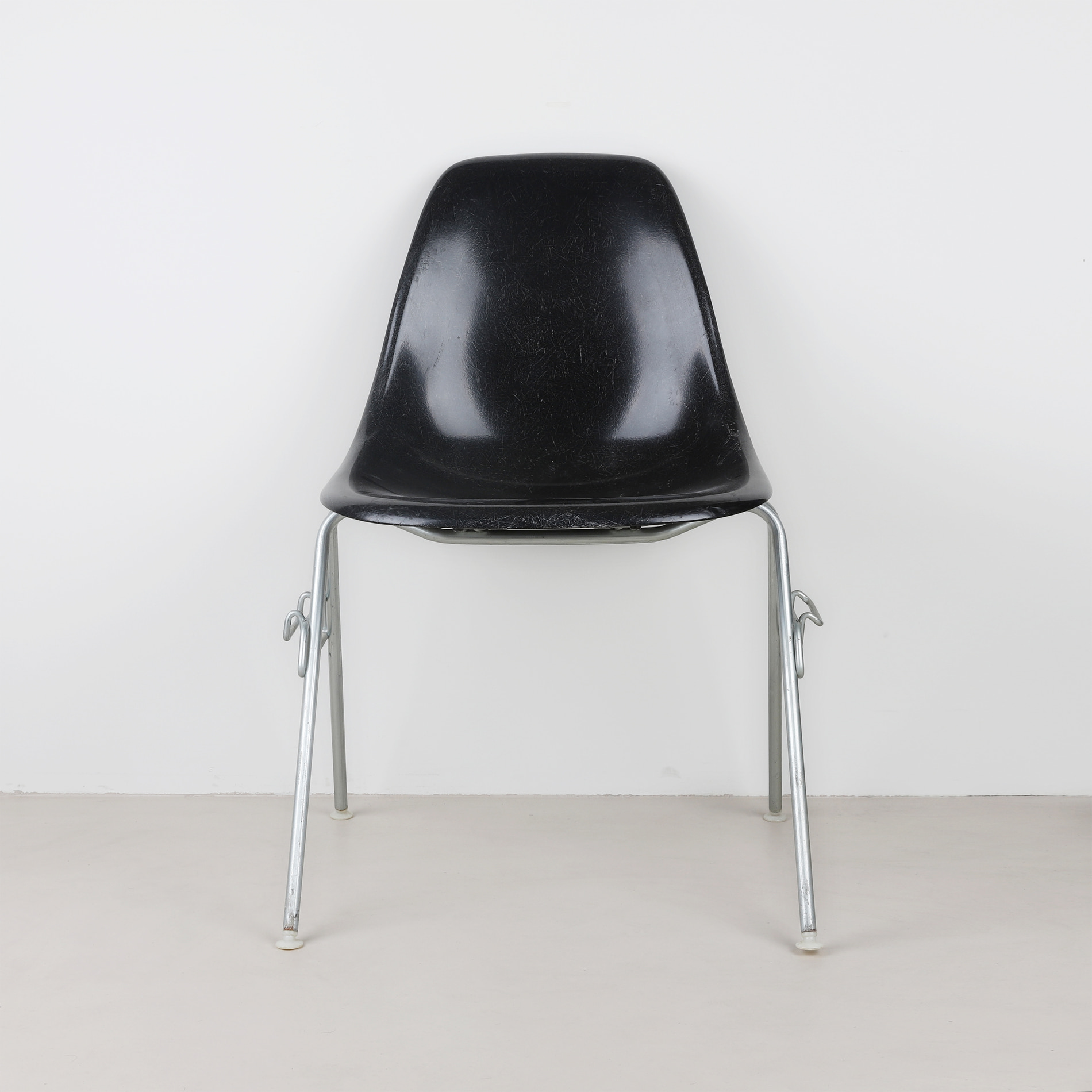 [임스체어] Eames Fiberglass Side Chair(DSS) - Black
