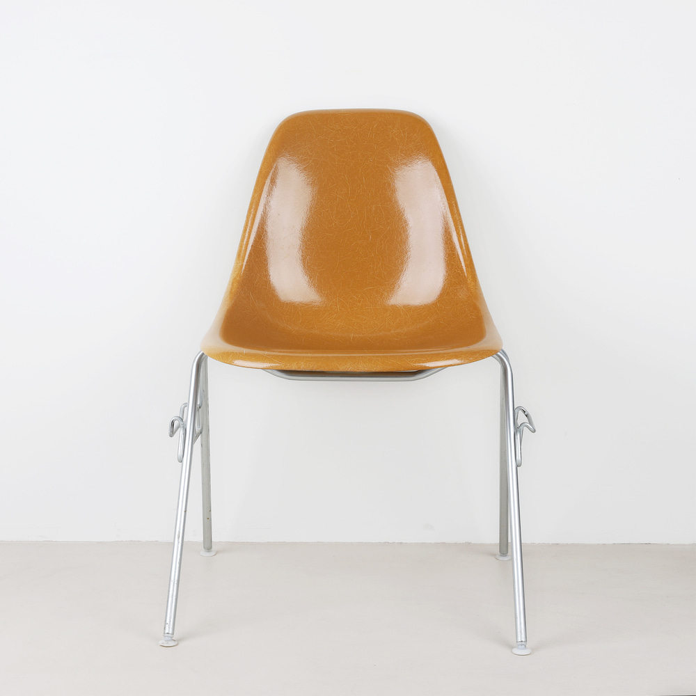 [임스체어] Eames Fiberglass Side Chair(DSS) - Ochre Dark