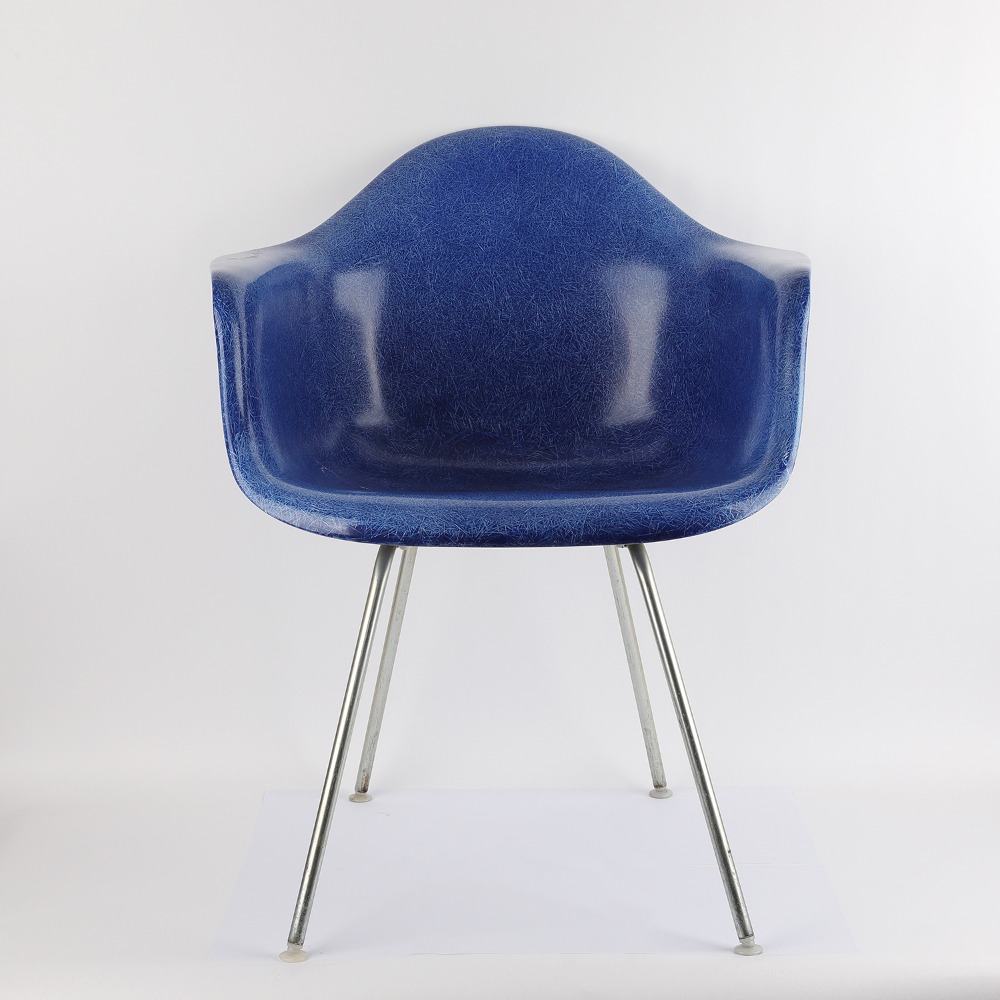 [B급 할인] Eames Fiberglass Arm Chair(DAX) - Medium Blue