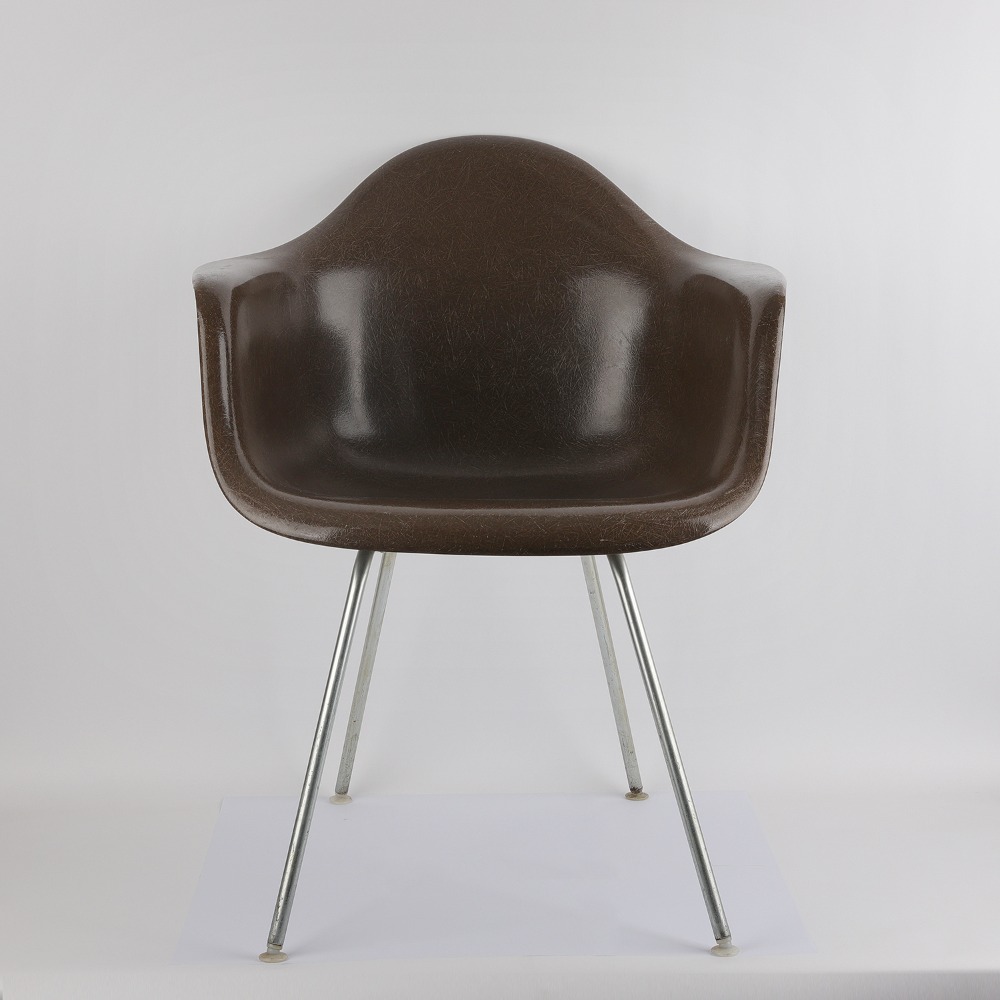 [임스체어] Eames Fiberglass Arm Chair(DAX) - Seal Brown (Chrome base)